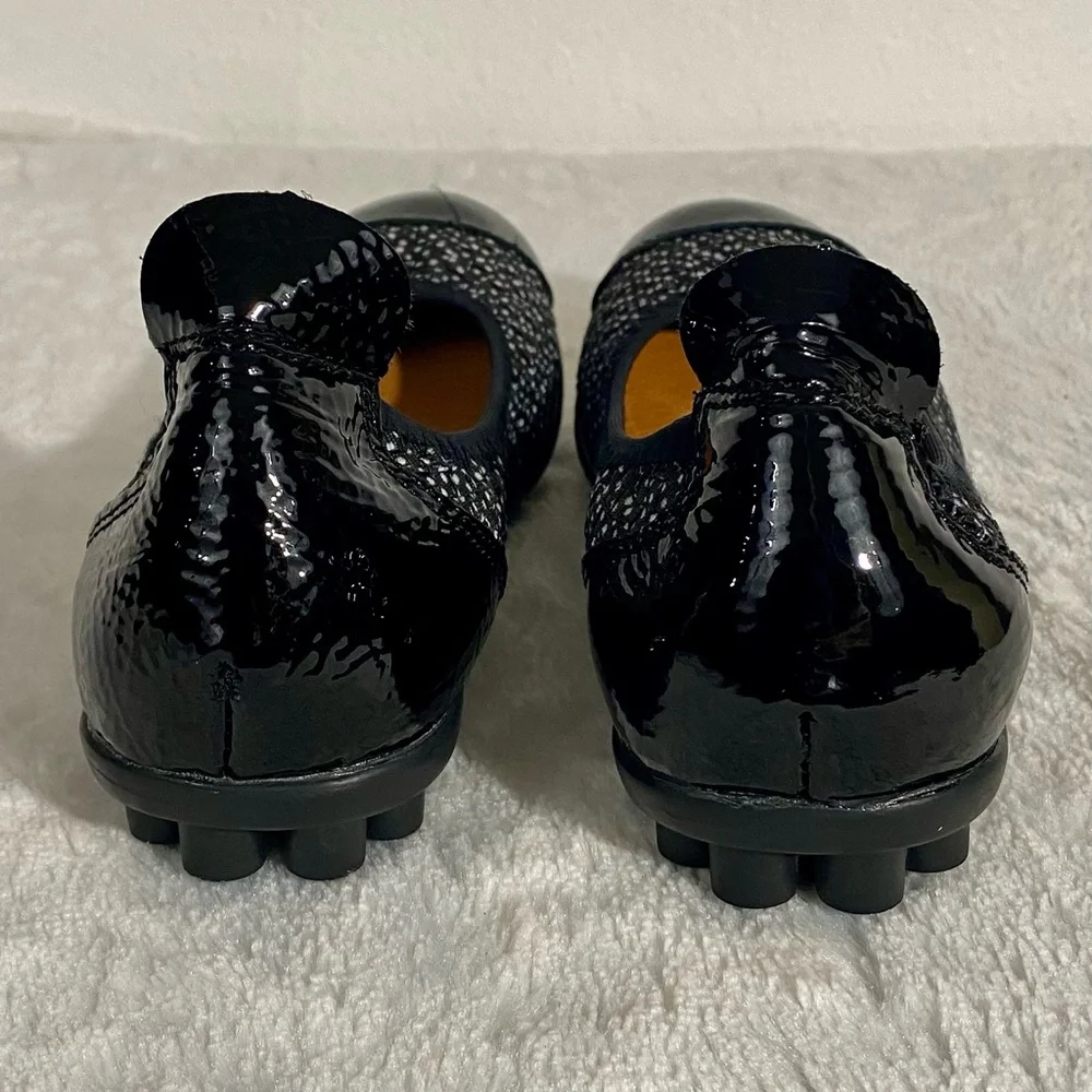 Bernie Mev Bella Me Black Polka Dot Flats Women’s Size 36 EU (5-5.5 US)